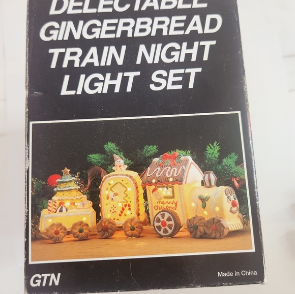 Vintage Delectable Gingerbread Train Night Light Set in Box - Picture 10 of 13